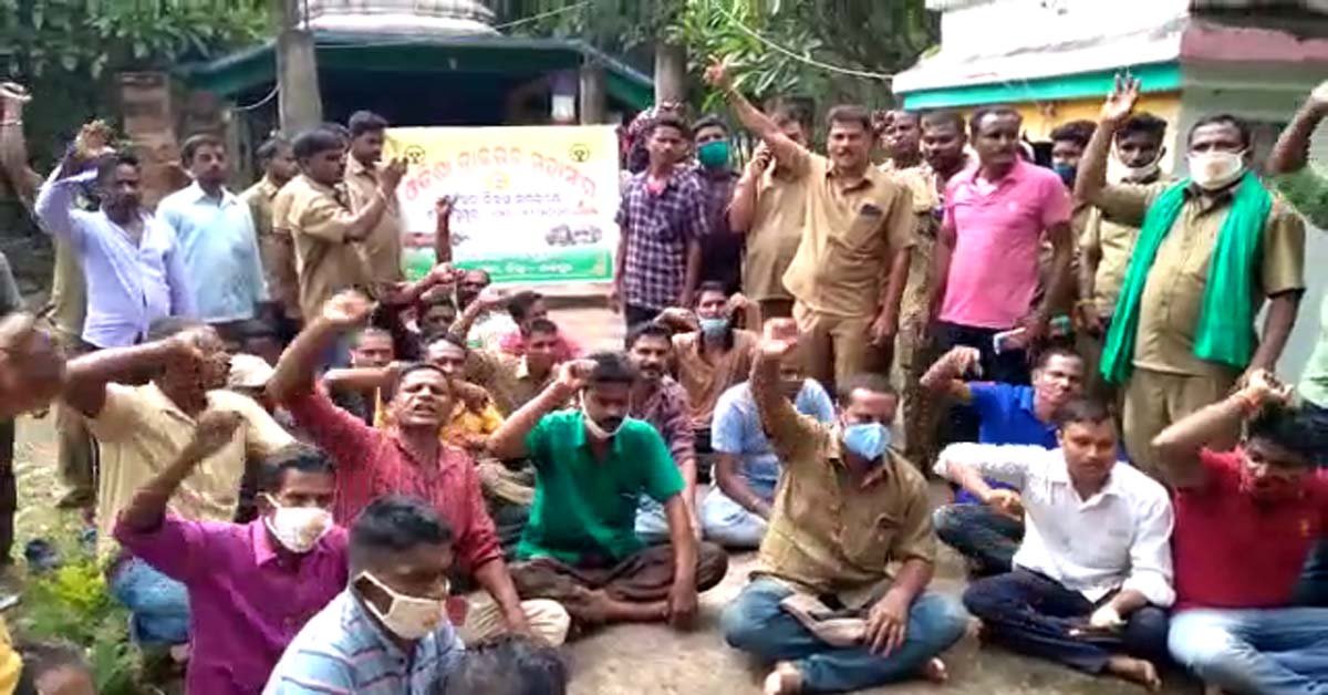 ଶିବମନ୍ଦିର ପ୍ରାଙ୍ଗଣରେ ଓଡିଶା ଡ୍ରାଇଭର ମହାସଂଘ ପକ୍ଷରୁ ପ୍ରଥମ ପ୍ରତିଷ୍ଠା ଦିବସ ପାଳନ !!!