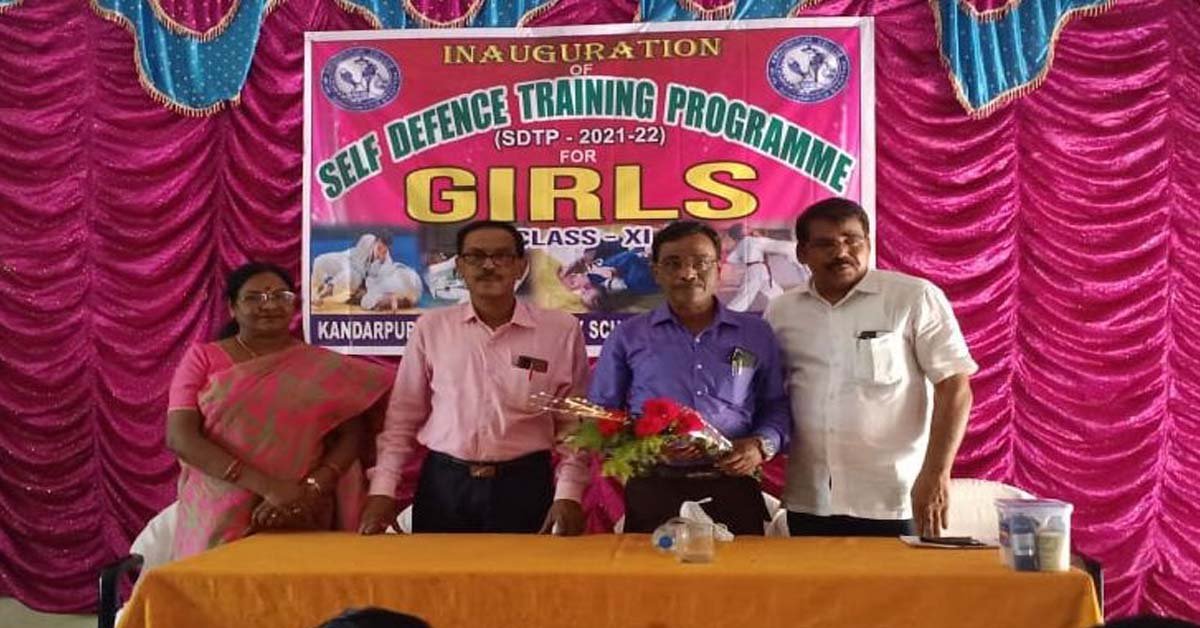 କନ୍ଦରପୁର ଉଚ୍ଚ ମାଧ୍ୟମିକ ବିଦ୍ୟାଳୟରେ ବାଳିକା ଆତ୍ମ ସୁରକ୍ଷା ତାଲିମ୍ !!!