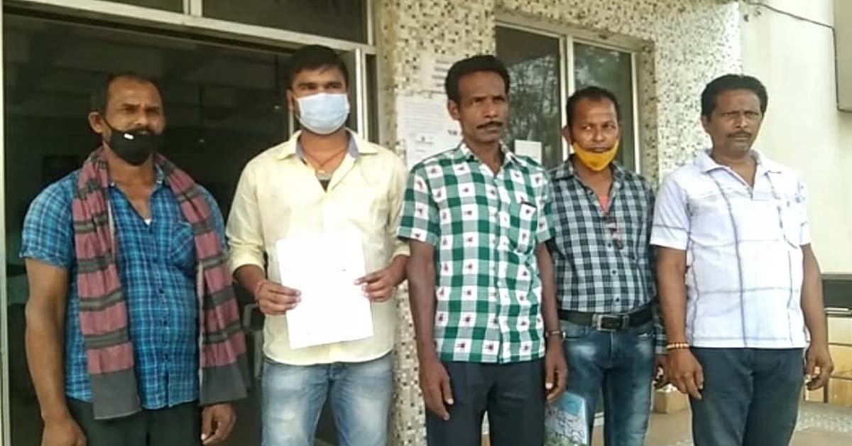 ଅନୁଗୁଳ ଜିଲ୍ଲାପାଳ ଙ୍କୁ ଅଭିଯୋଗ କଲେ ଇଚ୍ଛାପୁର ଗାଁ ‘ ର ୫ ବାସନ୍ଦ ପରିବାର !!!