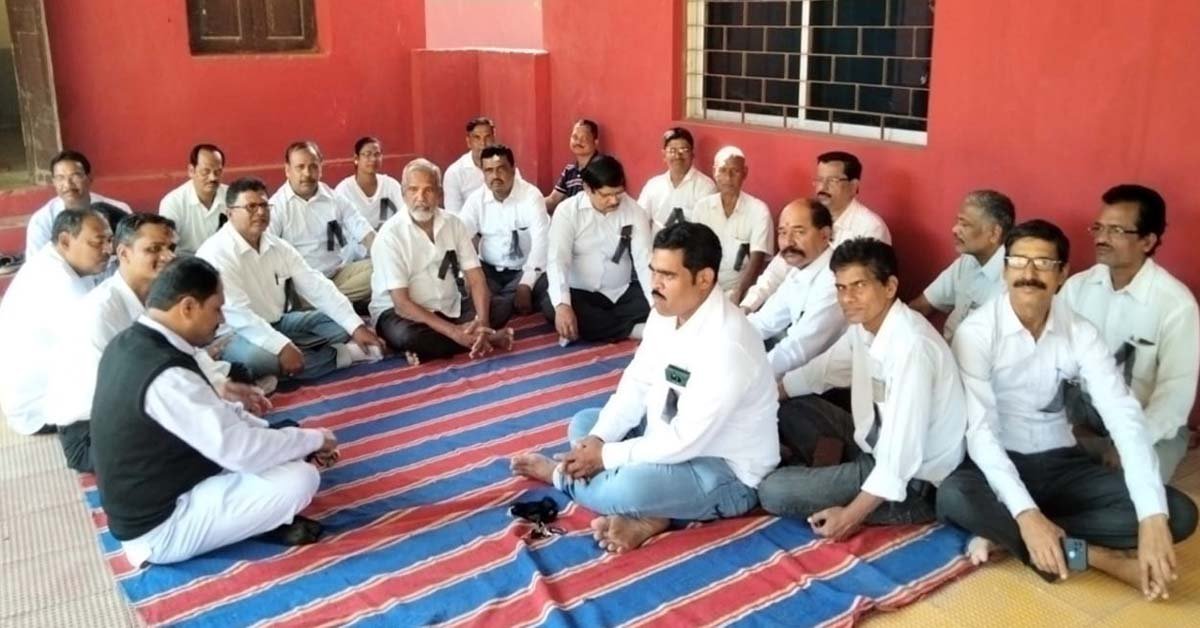 ଆଇନଜୀବି ପରିଷଦର ଓକିଲ ମାରଣ ନୀତି କୁ ବିରୋଧ କରି  ବାଣପୁର ଓକିଲ ସଙ୍ଘ ପକ୍ଷରୁ ଶାନ୍ତିପୂର୍ଣ୍ଣ ସତ୍ୟାଗ୍ରହ !!!