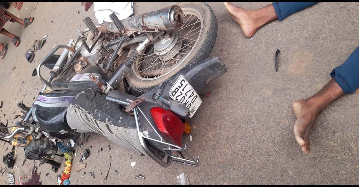 ମାଣିକପୁର ଠାରେ ସଡ଼କ ଦୁର୍ଘଟଣା : ଜଣେ ମୃତ ଦୁଇ ଗୁରୁତର !!!