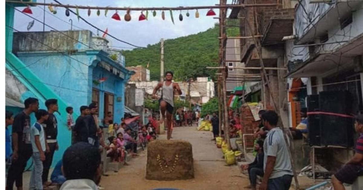 ପାରଳାଖେମୁଣ୍ଡି ସହର ରେ ଏବେବି ବଞ୍ଚିରହିଛି ଗମାଡିଆଁ ପରମ୍ପରା ପ୍ରତିଯୋଗିତା !!!