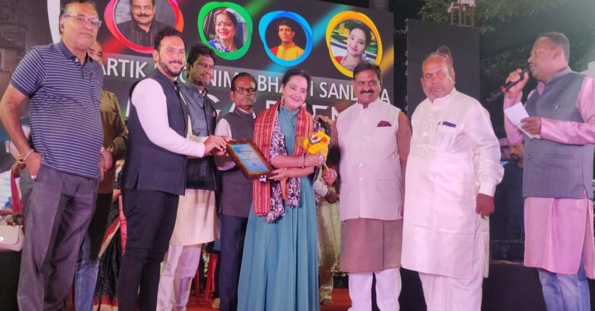 ବଡ଼ଦାଣ୍ଡ ରାଜନହର ସମ୍ମୁଖରେ ଭଜନ ସମାରୋହ ଆୟୋଜିତ !!!