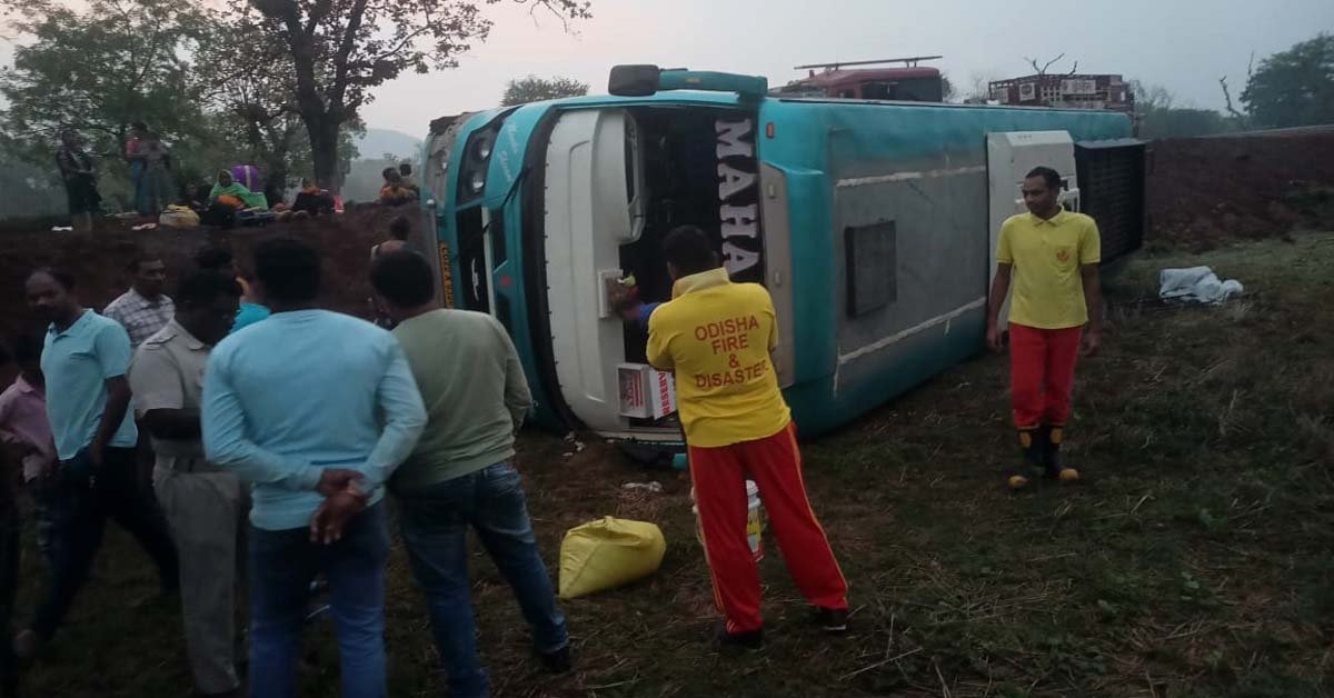 ପଦ୍ମପୁର ଉପଖଣ୍ଡ ବୁଡ଼େନ ଥାନା ସୁଲିଆ ନିକଟରେ ଯାତ୍ରୀବାହି ବସ ଦୁର୍ଘଟଣାଗ୍ରସ୍ତ !!!