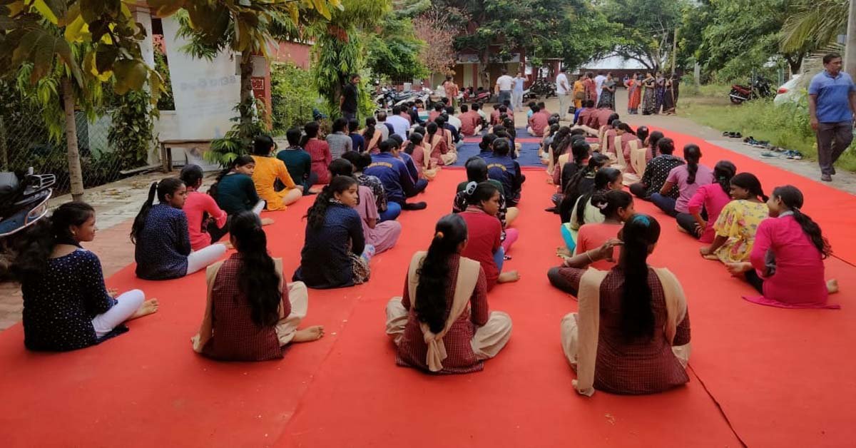 ବାଲୁଗାଁ ମହାବିଦ୍ୟାଳୟରେ ଅନ୍ତର୍ଜାତୀୟ ଯୋଗ ଦିବସ !!!