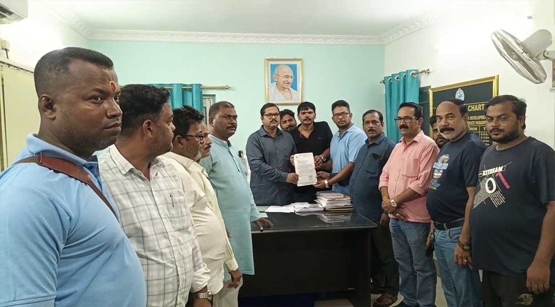 OJU ପକ୍ଷରୁ ପାରାଦୀପ ଅତିରିକ୍ତ ଜିଲ୍ଲାପାଳ ଙ୍କୁ ଦାବୀପତ୍ର !!!